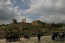 20040313-me-jo-jerash03s.jpg