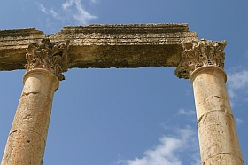 20040313-me-jo-jerash09s.jpg