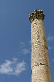 20040313-me-jo-jerash10s.jpg