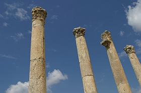20040313-me-jo-jerash11s.jpg
