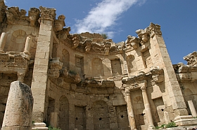 20040313-me-jo-jerash15s.jpg