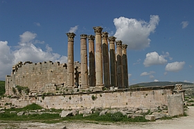 20040313-me-jo-jerash27s.jpg