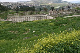 20040313-me-jo-jerash31s.jpg